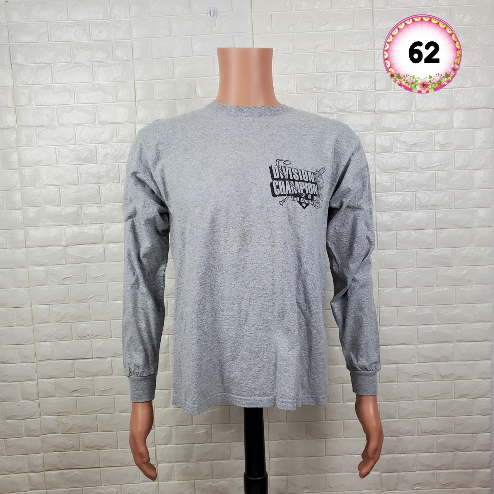 Gildan Men’s Medium Gray Softball Long Sleeve Shirt Athletic Graphic Tee